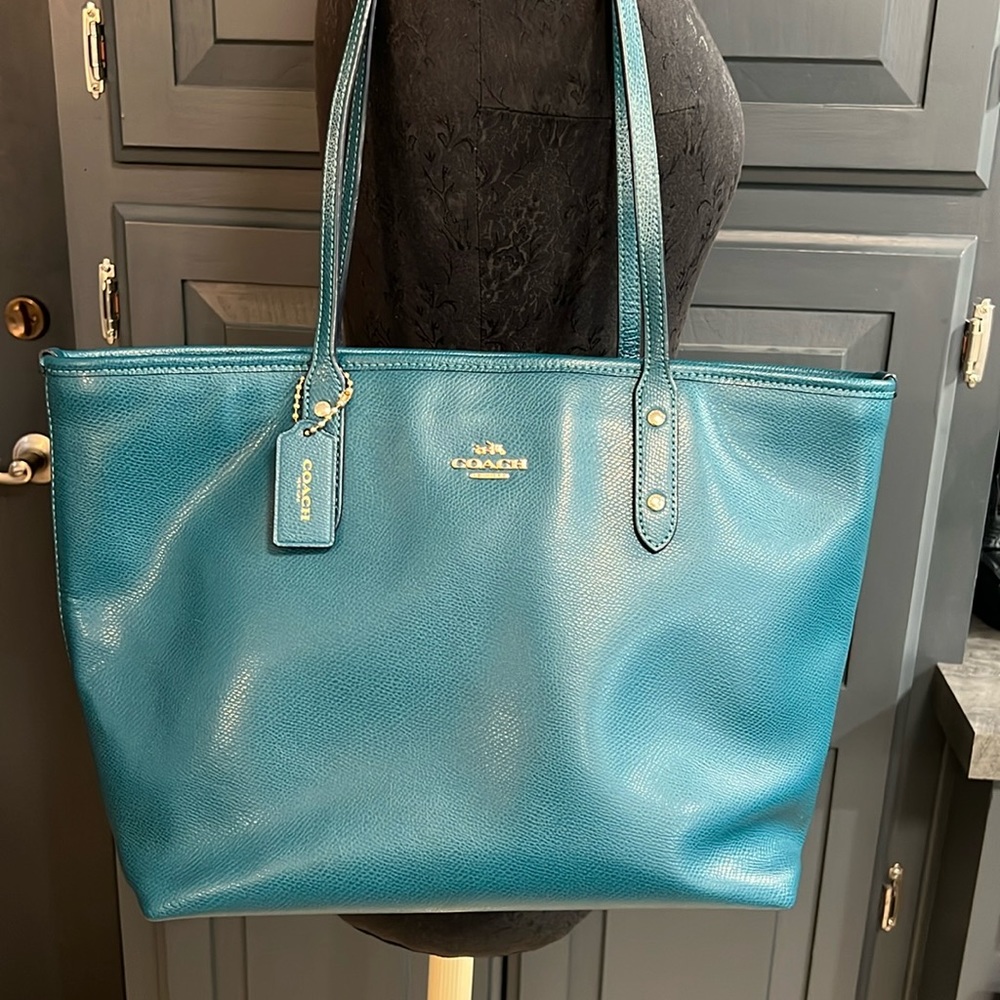 Excellent Condition Coach Crossgrain City Tote
